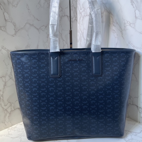 Michael Kors Tote - Picture 2 of 8